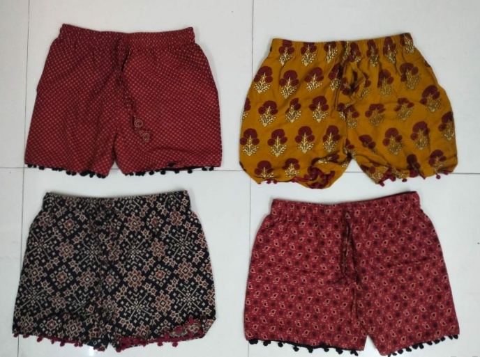 GIRLS SHORT